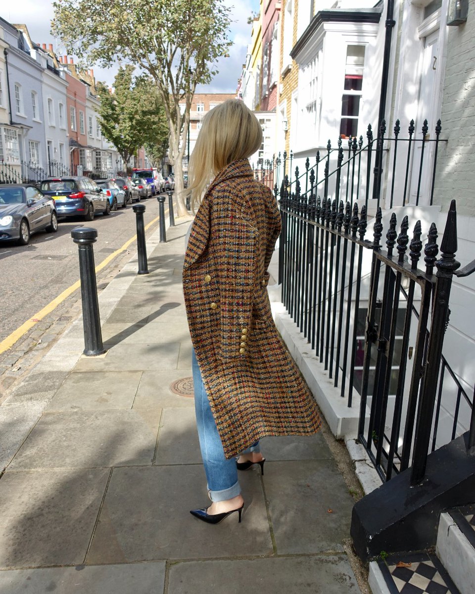 Team, wrap up in our new Hustle Coat in a Dash Of Mustard. Donna wears hers with her Bigger Boy Dazzler Jeans and a pair of killer heels. 💋
ow.ly/eMM050GuBab
#donnaida #donnaidagirls #londonstreetstyle #londonfashion #denimstyle #denimaddicted #coatseason #autumnfashion
