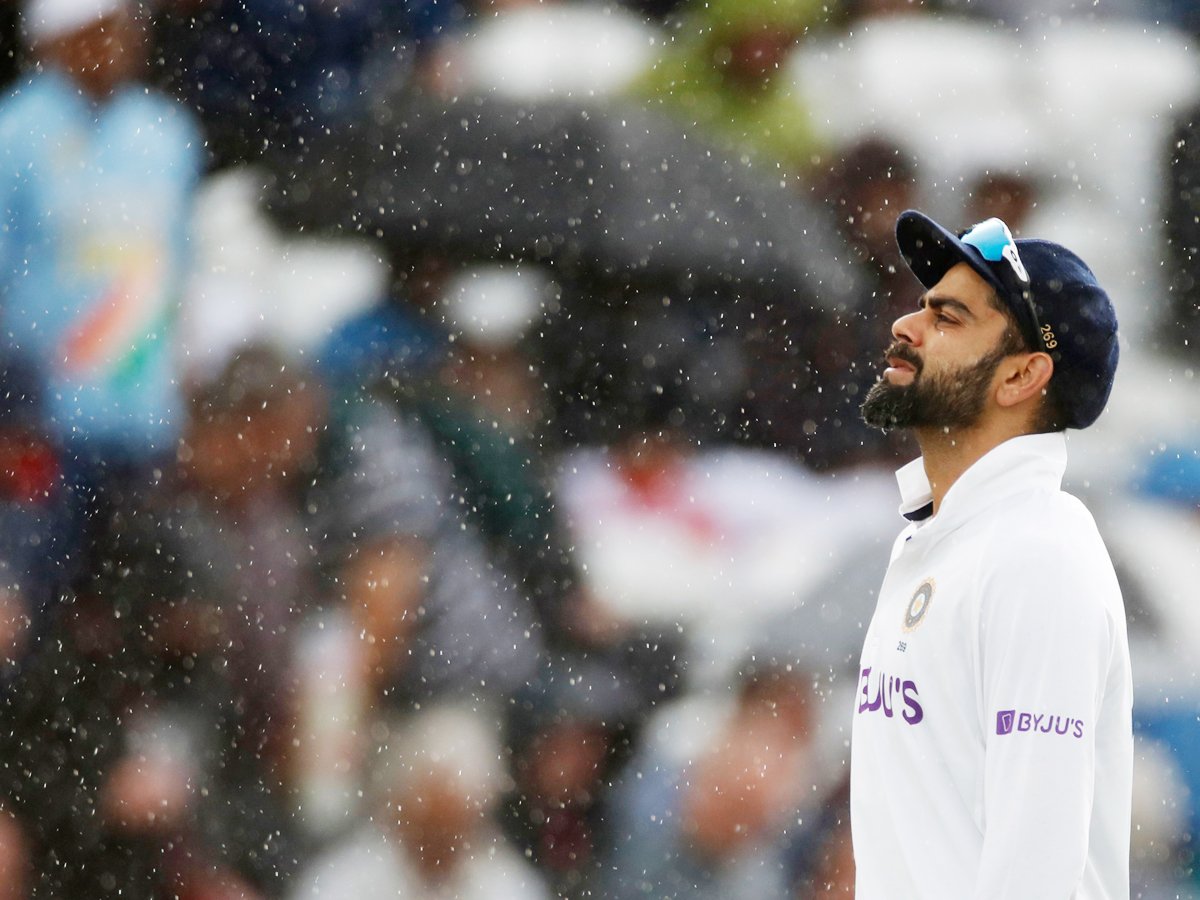 VIPERoffl's tweet photo. Guys Quote Your Virat Favourite Pic 🙌🏻

Mine 👇 @imVkohli https://t.co/oSPVTffFLS