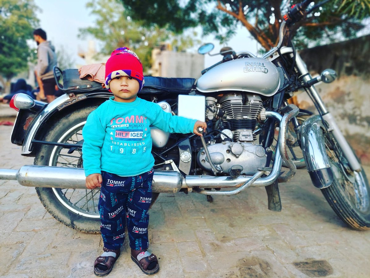 Psd_76's tweet image. #MeghanMarkle #SpiderManNowWayHome #chucky #kullu_pandat #lover_king #nykaa #MarkTuan @mishaboar