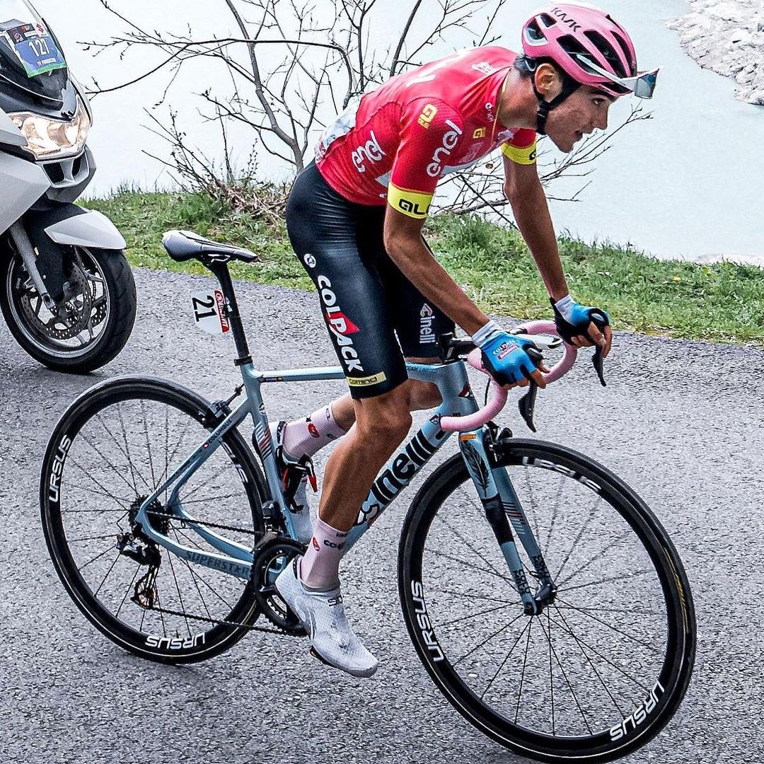 @filippobaroncini <a href="/juann_ayuso/">Juan Ayuso</a>: we’re honoured for the road we’ve traveled together. 

The future smiles at you guys, keep it up 💪🏻🎯

#ursuswheels #procycling #instacycling #roadcycling #vélo #ciclismo #carbonwheels #carbonwheel #cyclingpassion