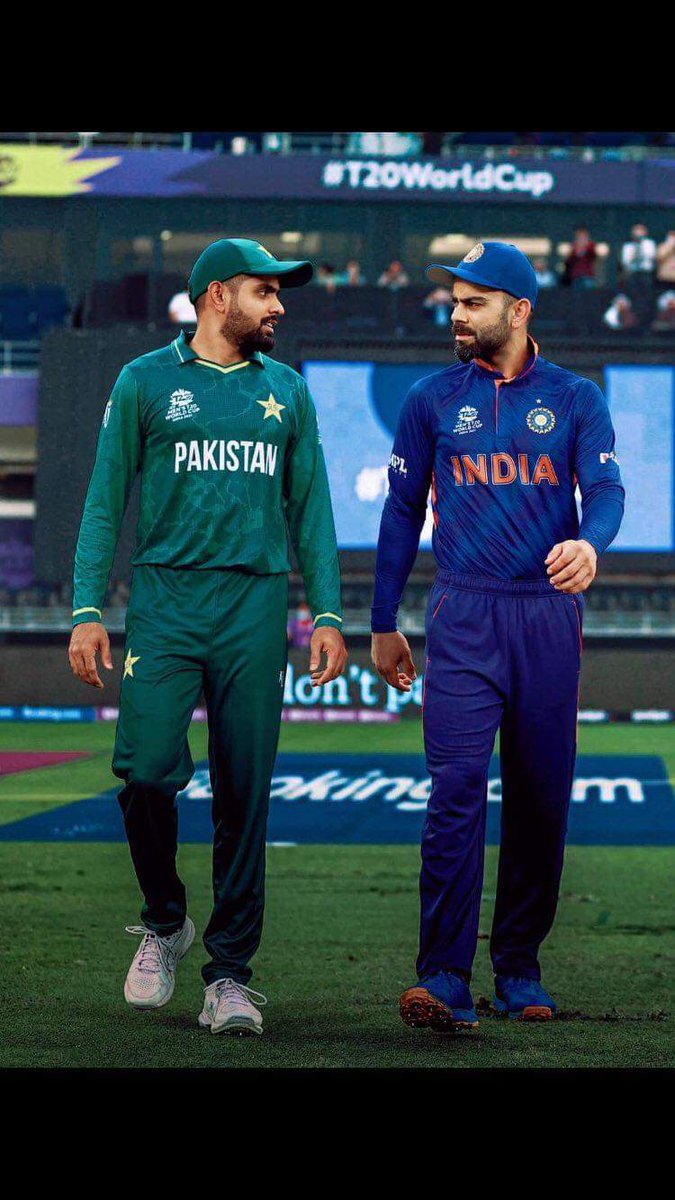 AminBarech007's tweet photo. Till now the best picture of this #T20WorldCup 
Hope to see bilateral series between 🇮🇳 and 🇵🇰 
What do you guys think 🤔 

#Goats #Babar #Virat #india #pakistan #moderngreats #series #odi #test #T20WorldCup https://t.co/Ii39S4Mege