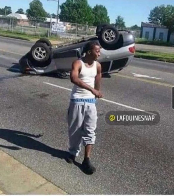 TobyMakoy's tweet photo. Moi, quand je cherche une nouvelle voiture dans GTA 😏 https://t.co/ipvsAAaIvQ