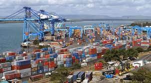 SiginonG's tweet photo. #36logisticsfacts
FACT 6: African ports handle only 6% of global traffic, of which ports in Egypt and South Africa, handle about 50% of Africa’s container traffic.
@SiginonG is #PoweringTrade for customers using Port of Mombasa. Get your quote on; corporate@siginon.com 
#WeAre36 https://t.co/6aaCOieOwt