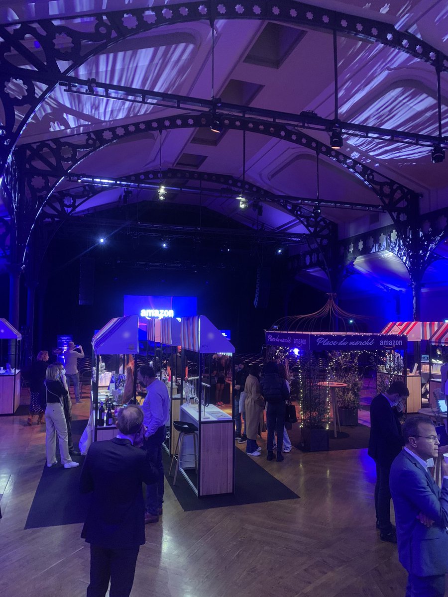 elbousserghini's tweet photo. Petit tour d’horizon ! 
#Amazonacademy #ledebut #jeffbezos https://t.co/JxhFIxwZuN