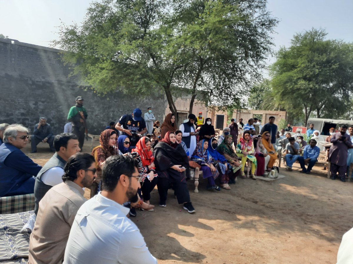 WaterAidpk's tweet photo. Members of Provincial Assemblies of #Punjab and #Sindh visit Mubarakpur, Muzaffargarh, for field level exposure to the #SewerageTreatmentunit and meet members of #WASHcommittee during Inter Provincial knowledge sharing visit #CHIP #WASH #SindhGovt #punjab #wateraid https://t.co/JclJIPvKpY