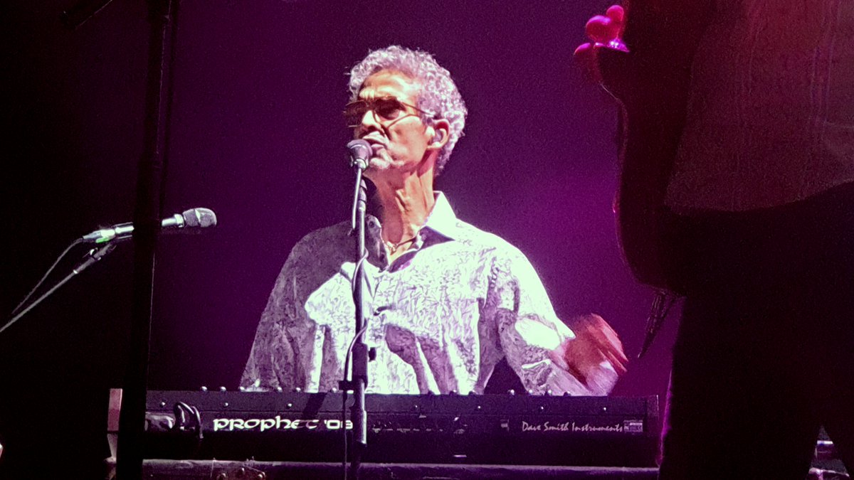 PatriciaVChasse's tweet photo. Amazing show of Level 42 at Vredenburg last night. It was great to be at a concert again after so long.  See ya tonight at het Paard. @markking @MikeLindup https://t.co/X20V1JbgLL