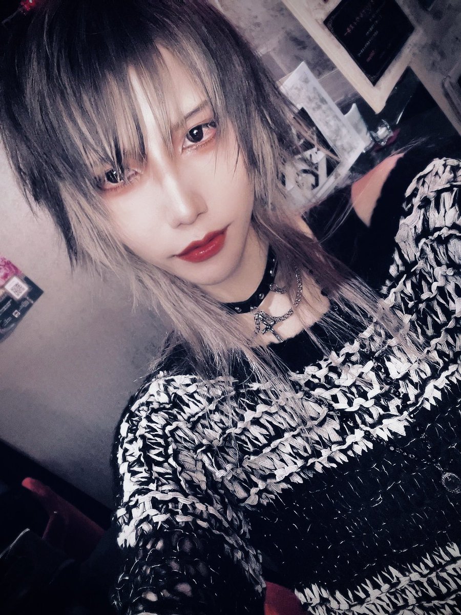 魔界の皇子 千歳様 男装カフェ バー Zac S Tweet Zac降臨した まったり飲もーぜっ Zac 男装 男装カフェ コンカフェ 男装バー 池袋 男装女子 イケメン女子 男装メイク V系 V系メイク Trendsmap