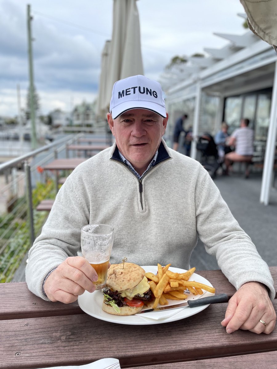 ferg1961's tweet photo. ⁦Doing my bit for the Great Gippsland  Pub Challenge ⁦at the  @MetungHotel⁩ ⁩ #supportyourlocal #gippsland ⁦@DarrenChesterMP⁩ https://t.co/axuMOhnbFp