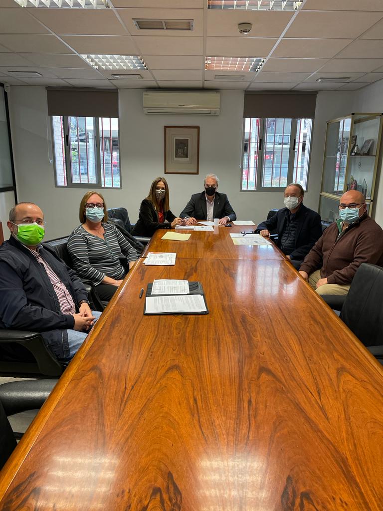 AndaluciaRELAS's tweet photo. #GranadaRELAS primera toma de contacto con Ayuntamiento de Granada para formalizar la puesta en marcha de #AcciónLocalenSalud en la capital granadina...📙📘📗✏️
#localizarlasalud
@aytogr
@ConcejaliaDXTgr
@jahuertas73
@SaludAPGranada
@saludand
@EASPsalud
@VidaSaludAnd https://t.co/FCZjwDyntr