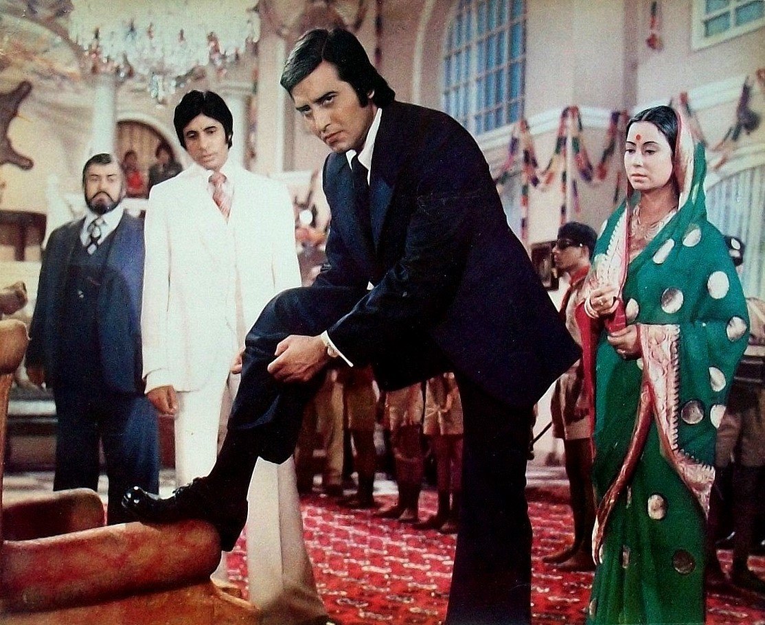 BombayBasanti's tweet photo. #44YearsOfParvarish (Nov 11)
#Parvarish by #ManmohanDesai featuring #AmitabhBachchan #VinodKhanna
#ShabanaAzmi #NeetuSingh #ShammiKapoor #DevKumar #IndraniMukherjee #KadarKhan
#TomAlter #AmjadKhan
#LaxmikantPyarelal #MajroohSultanpuri
@SrBachchan @AzmiShabana @MsPoojaDesai https://t.co/1L32HlmbdL
