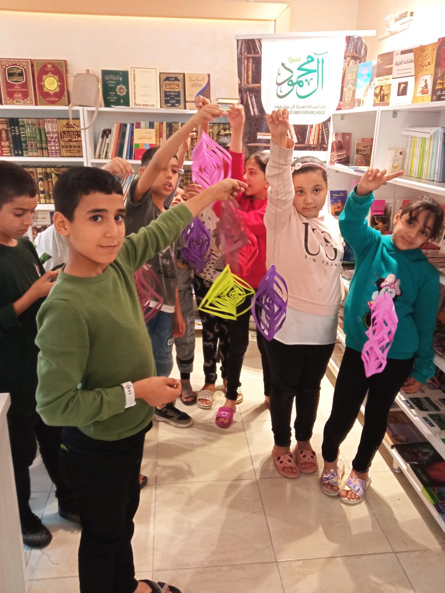 zeytinedud's tweet photo. #من_نشاطات_مكتبة_غصن_زيتون_في_دار_ٱل_محمود
قراءة وحكاية,  تجارب علمية , مناقشة كتب. أنشطة مميزة تقدمها مكتبة غصن زيتون في دار آل محمود للرعاية في أضنة للأطفال واليافعين لتنمية مهاراتهم وتوسيع مداركهم واكتشاف مواهبهم.
#قراءة #حكاية #توعية #أنشطة #تجارب
#مناقشة #مهارات https://t.co/mKc5kJ2Mw7