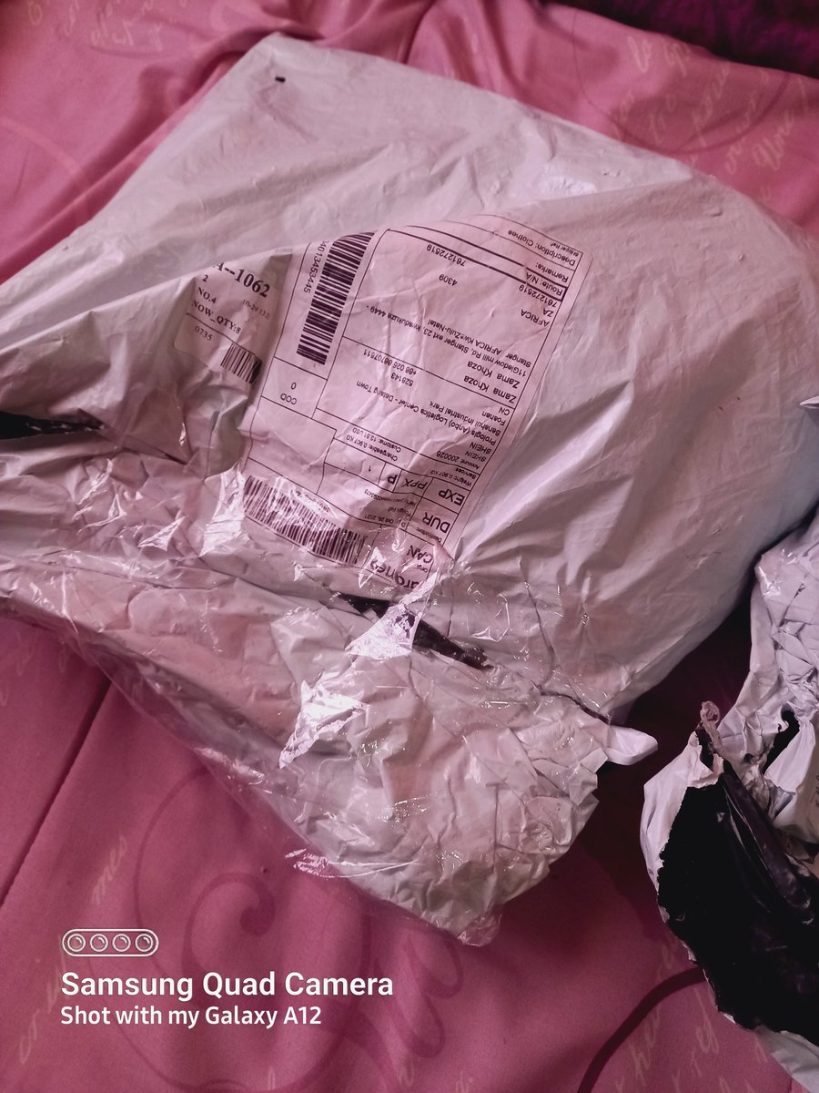 zamahpretty's tweet photo. @AramexSA my order from shein was open when I received it aramex please do something about this matter it is a very serious one this is how I find it https://t.co/s4LADxj6r3