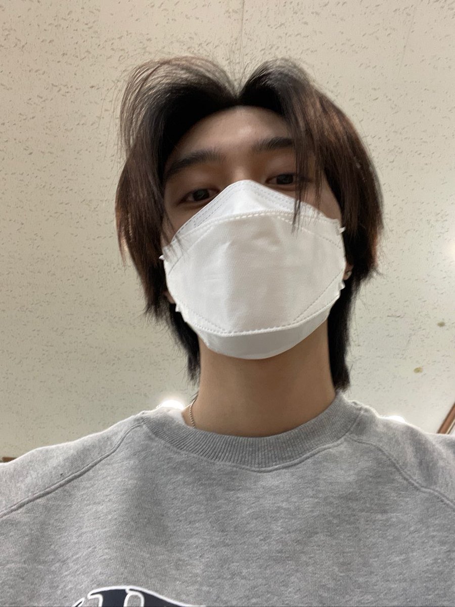 99YUDERY's tweet photo. i luv him and his hair https://t.co/Z0MQdawoKK
