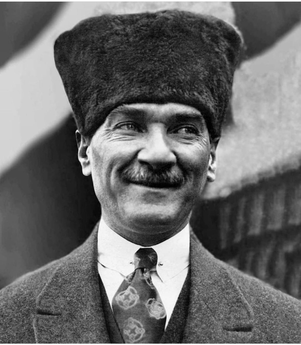 C070708's tweet photo. #10kasım mekanın cennet bahçesi olsun atam ❣️❣️🌺🌺🌸🌸 https://t.co/xNwTHxqYra