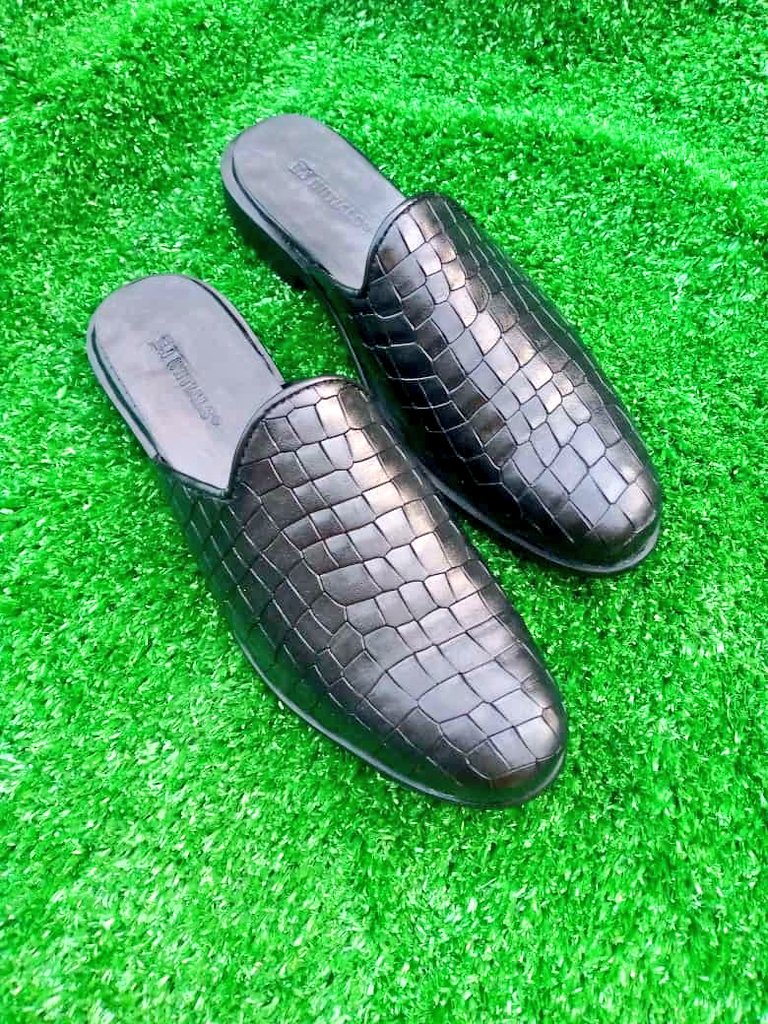 Eiinitials1's tweet photo. I know you like me, i like you too 😊.
🐊.
#eiinitials #nigeria https://t.co/stN7Gt9Rpa