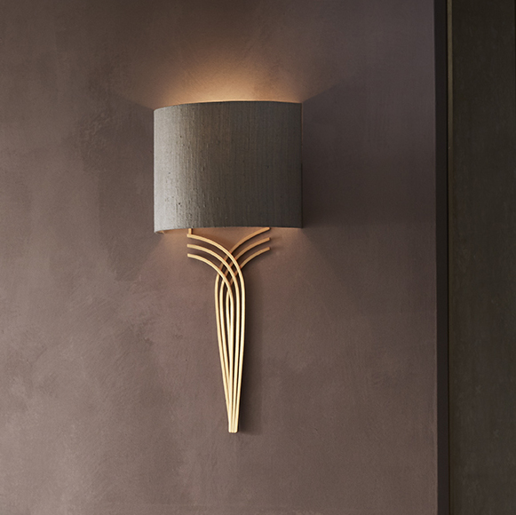 bellafigurauk's tweet photo. BRANDT - Available in three finishes; Brushed Gold, Brushed Nickel and Brushed Dark Bronze. The curvaceous Brandt #walllight is simplistically striking with sweeping lines of Italian metalwork crowned with a half moon shade. #moonlightcollection #new https://t.co/gY8P05Hx2J