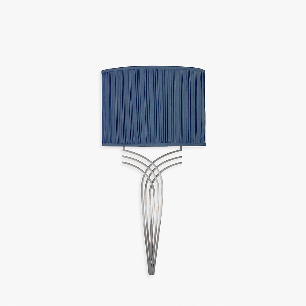 bellafigurauk's tweet photo. BRANDT - Available in three finishes; Brushed Gold, Brushed Nickel and Brushed Dark Bronze. The curvaceous Brandt #walllight is simplistically striking with sweeping lines of Italian metalwork crowned with a half moon shade. #moonlightcollection #new https://t.co/gY8P05Hx2J