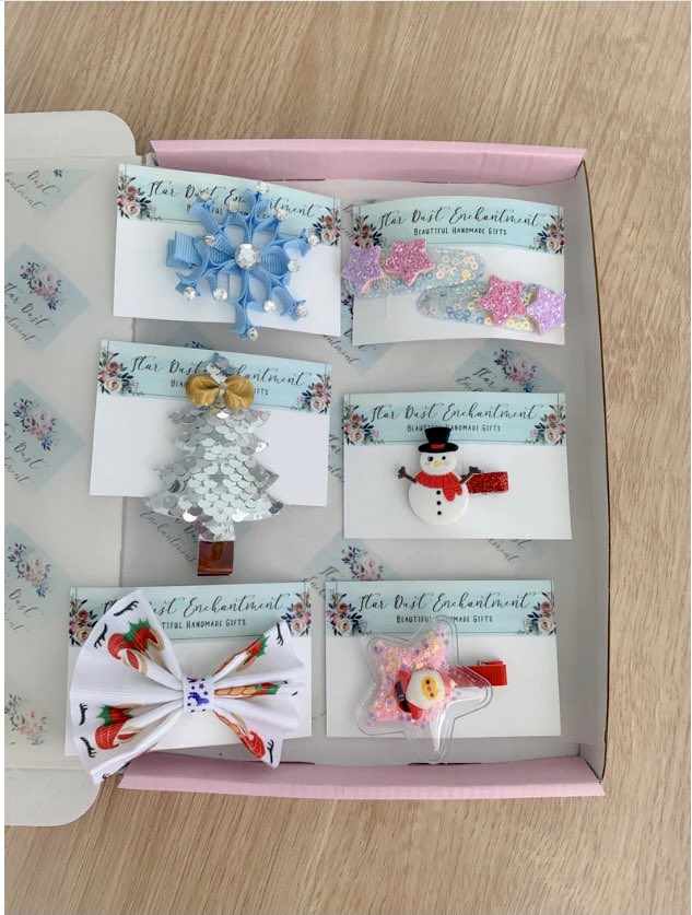 AndrePpBn's tweet photo. ๐โญ๏ธChristmas sparkle kids hair bow box in my Etsy shop ยฃ7.19 on special offer #bowbox #crafter #crafting #etsy #etsyuk #onlineshopping
https://t.co/THeyovSLiR https://t.co/G7PrdP76uI