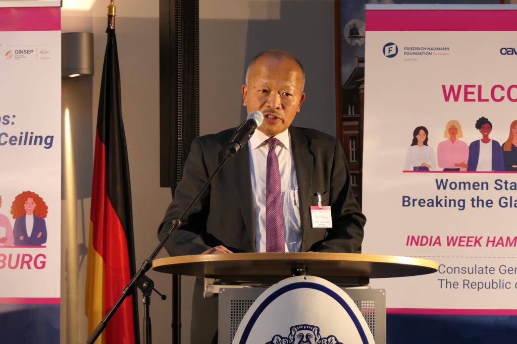 IndiainHamburg's tweet photo. “Women Startups: Breaking the Glass Ceiling” (9th November 2021)

@MEAIndia @eoiberlin @iccr_hq @AmritMahotsav 

#AzaadiKaAmritMahotsav #IndiaAt75 #indiafocus #indiaweekhamburg #Hamburg https://t.co/bPU3SAySAy