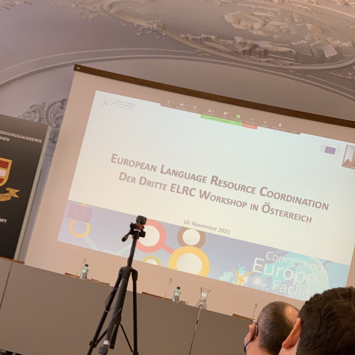 sindrewimberger's tweet photo. Ein Blick in die (Sprach) Zukunft. Sprachtechnologien in Österreich aus Sicht des öffentlichen Sektors. 
Workshop der European Language Resource Coordination #ELRC in der Landesverteidigungsakademie. #AI #VoiceFirst #ML @WienBot @DigitalesWien https://t.co/YQl6AHn3Ju
