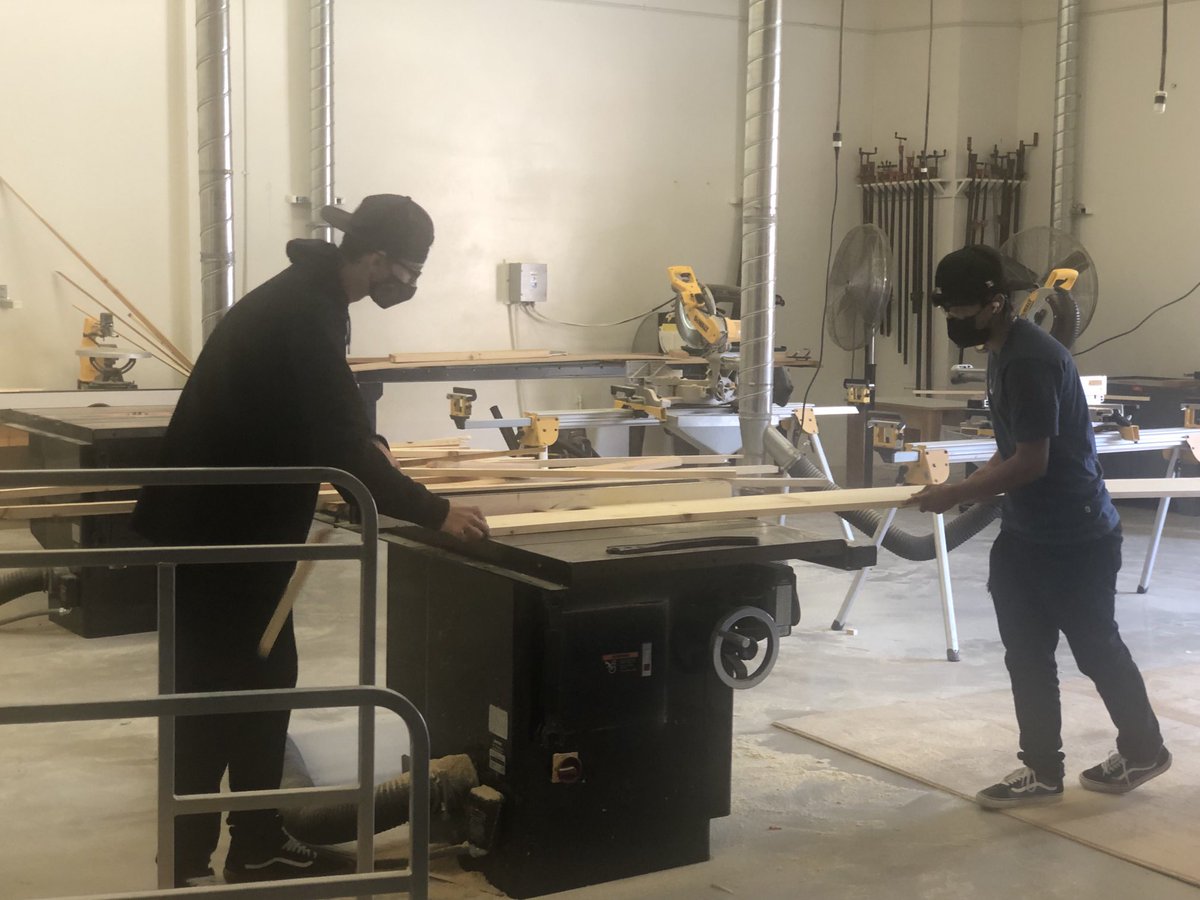 yhs_careerctr's tweet photo. YHS Articulation taking place in our ROP Construction Technology CLASS .... ⁦@CRYROP⁩  ⁦@YucaipaHigh⁩  Instructor Ms.Molina https://t.co/CfhyP72LBd