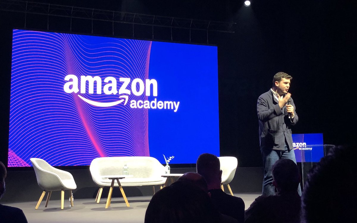AnnaelEsd's tweet photo. L’auteur de « Le Nouveau Modèle Français » @DavidDjaiz sur le plateau de l’#AmazonAcademy 💥

@AmazonNewsFR #EVENT https://t.co/NmHjAgrsel