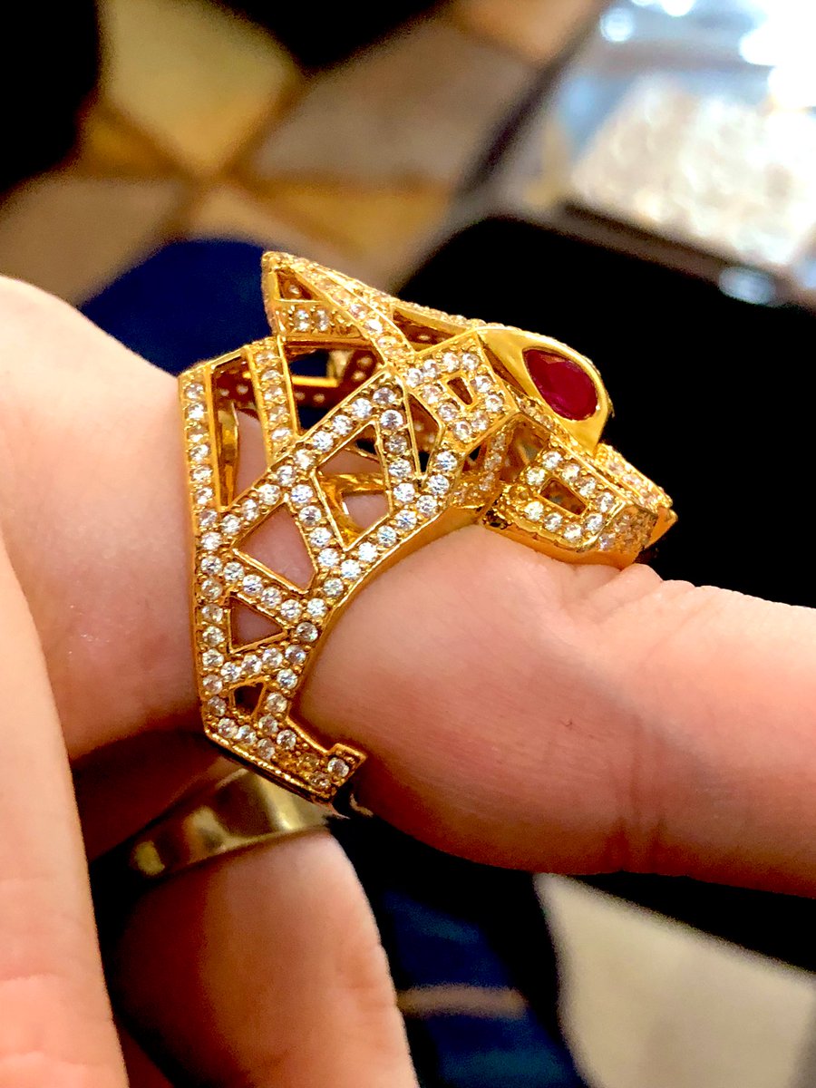 GEMOLOGICAL92's tweet photo. Custom Made ! #panther #gemological #gold #ring https://t.co/j2VqRfxNpC