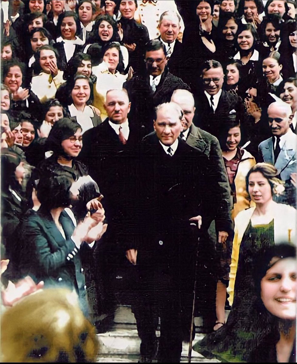 melisozn's tweet photo. Dün, bugün, yarın. Yankın hiç azalmasın🙏🏾🌹 https://t.co/mlpSW7shuF