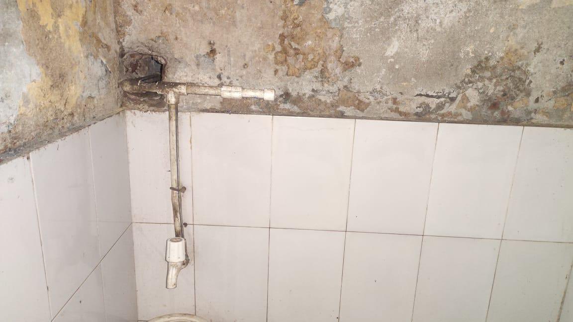 इसलिए मैं कह रहा हूँ कि सिविल सर्विस के इंटरव्यू की वीडियोग्राफ़ी होनी चाहिए और UPSC को सारे इंटरव्यू अपनी वेबसाइट पर अपलोड करने चाहिए। वरना ऐसा ही घटिया माल सिविल सर्विस में आएगा। इससे लटककर मर गया? ये है IPS का टैलेंट। झूठ बोलने तक का सलीका नहीं है।