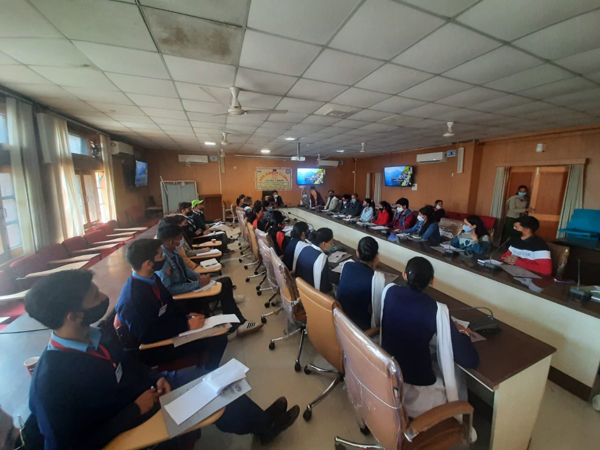 hpsacs's tweet photo. 6th Training of Red Ribbon Clubs' Nodal Officers and Peer Students in District Mandi on 10th November 2021 at Mandi
#RRC
#JoinRRC
#JoinRedRibbonClub
#Youth
#YouthHIVAwareness
#Dail1097
#KnowHIV
#KnowAIDS
#NACOAIDSAPP https://t.co/nhsRbnVkVb