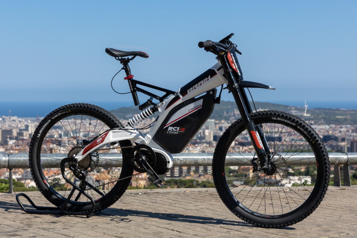 BraihBikes's tweet photo. Braih bikes have been carefully designed based on the right combination of exclusivity and technology.
Super e-Bikes handmade with passion,in Barcelona✍️ #ebike #Tecnologia #braih #superebike #braihbikes #bicycles #cyclinglife #bike #bicibcn #Spain #cycling #BIKER #cyclingtowork https://t.co/2YjmrxqktF