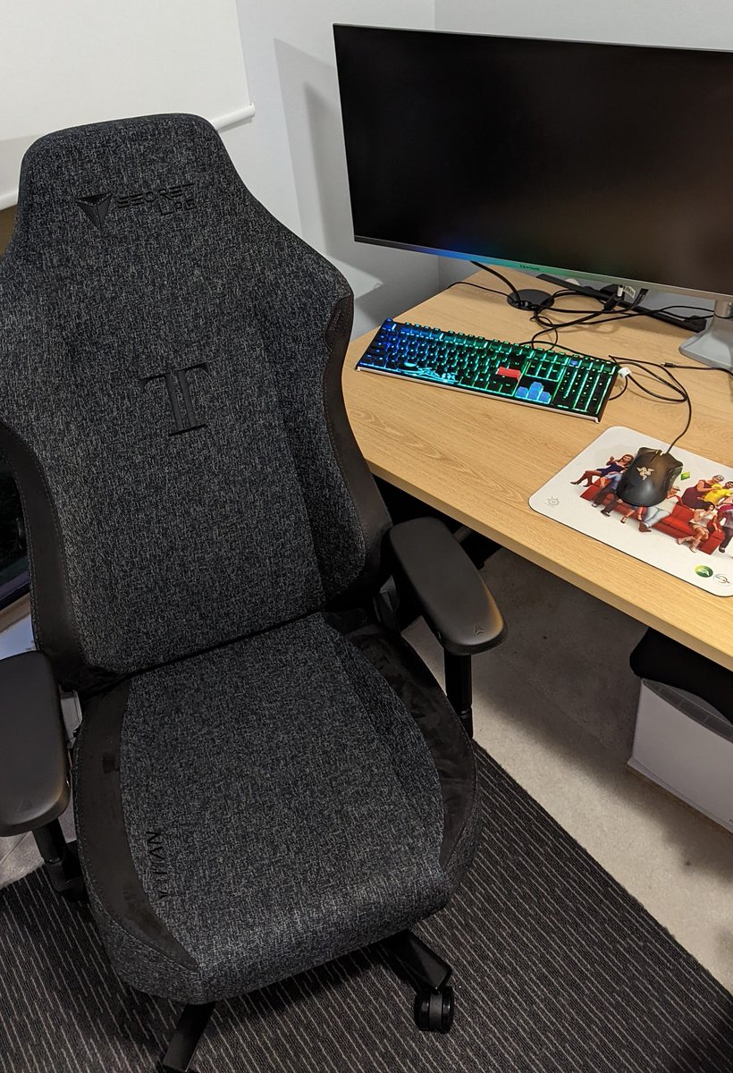 KeypadSDM's tweet photo. Pretty stoked with the 2020 Titan SoftWeave® BLACK³ so far! #secretlab #promotion #ad https://t.co/et0LXrEYcz