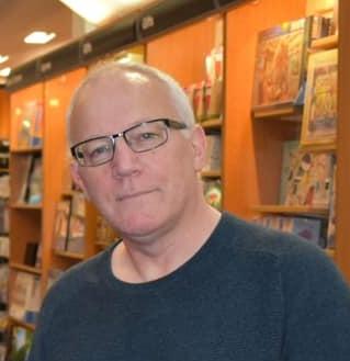 CriFiLover's tweet photo. This week we've been talking to UK crime author @TonyJForder. What's inspiring about him is that he's always been a writer but had to support it by doing other jobs. Finally in 2017 he went full time thanks to his crime novels. His latest is The Huntsmen
https://t.co/DWMAZ4W48m https://t.co/ahgIHWbNxA