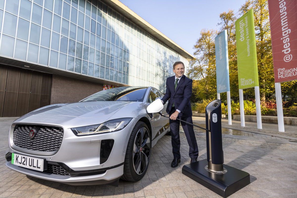 grantshapps's tweet photo. Immensely proud that #COP26 Transport Day is being kicked off with the unveiling of a new EV chargepoint design for the UK🔌

The concept has been brilliantly created by @RCA &amp; @PA_Consulting, putting ease of use &amp; accessibility at the heart of EV charging.

#TogetherForOurPlanet https://t.co/QaxJhKsshl