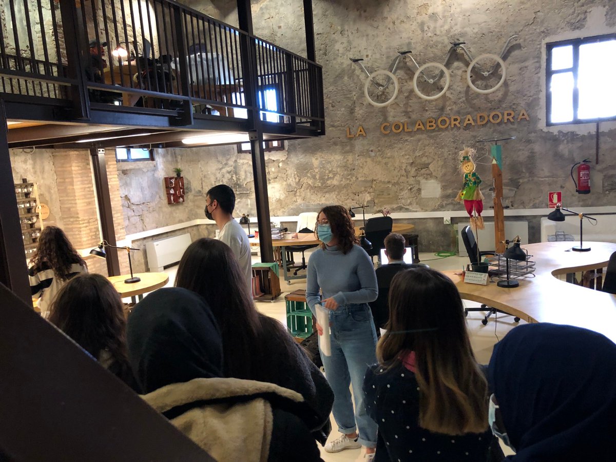 IES_Rodanas's tweet photo. El alumnado de Administración y Finanzas y DAM visitan Zaragoza Activa y conocen de primera mano los proyectos de Alvaro y Mariajo que participan en la II Edición "Convierte tu idea en Tu Negocio". Gracias a @IreneCebollada directora de @ZGZActiva. 
#REDZAC #RutaZac https://t.co/uK0qNiMDWz