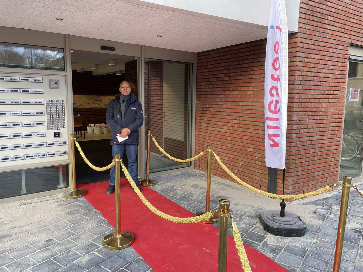 Vandaag krijgen de eerste @Nijestee bewoners de sleutels van hun nieuwe woning aan de Klaprooslaan!