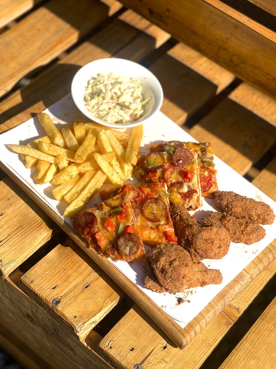 Leseo_Stunts's tweet photo. Flaka Cloud Restaurant 
Mamelodi ❤️ https://t.co/EpjIuPvmsL