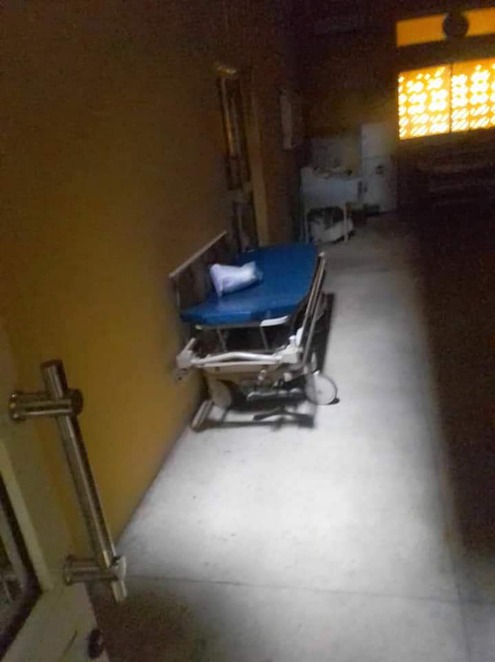 Tuffmallam's tweet photo. #IntegrityTest:
COVID-19 Isolation centre at Asubiaro @InsideOsogbo that gulped almost #1.5 billion, built by Honourable commissioner for Works and Transport. The edifice is not yet a year, as we can see that Substandard materials were used.
Good Morning from @StateofOsun https://t.co/n2HorGUvo3
