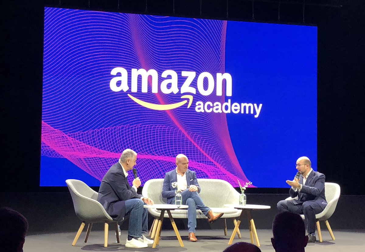 AnnaelEsd's tweet photo. Place au #trio 🔥

@philbloch accompagné de :
👉Ronan Bolé, président @AmazonFrance Logistique 
👉@ludovicMDS, député #LREM 

@AmazonNewsFR #AmazonAcademy https://t.co/HDP7j5MBHH