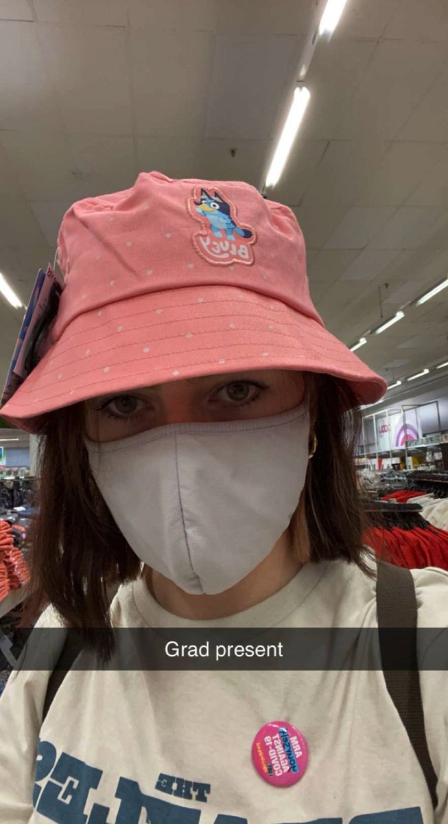 Breee_mac's tweet photo. Finished uni today and celebrated this accomplishment by purchasing a new hat https://t.co/mg8qlUROGR