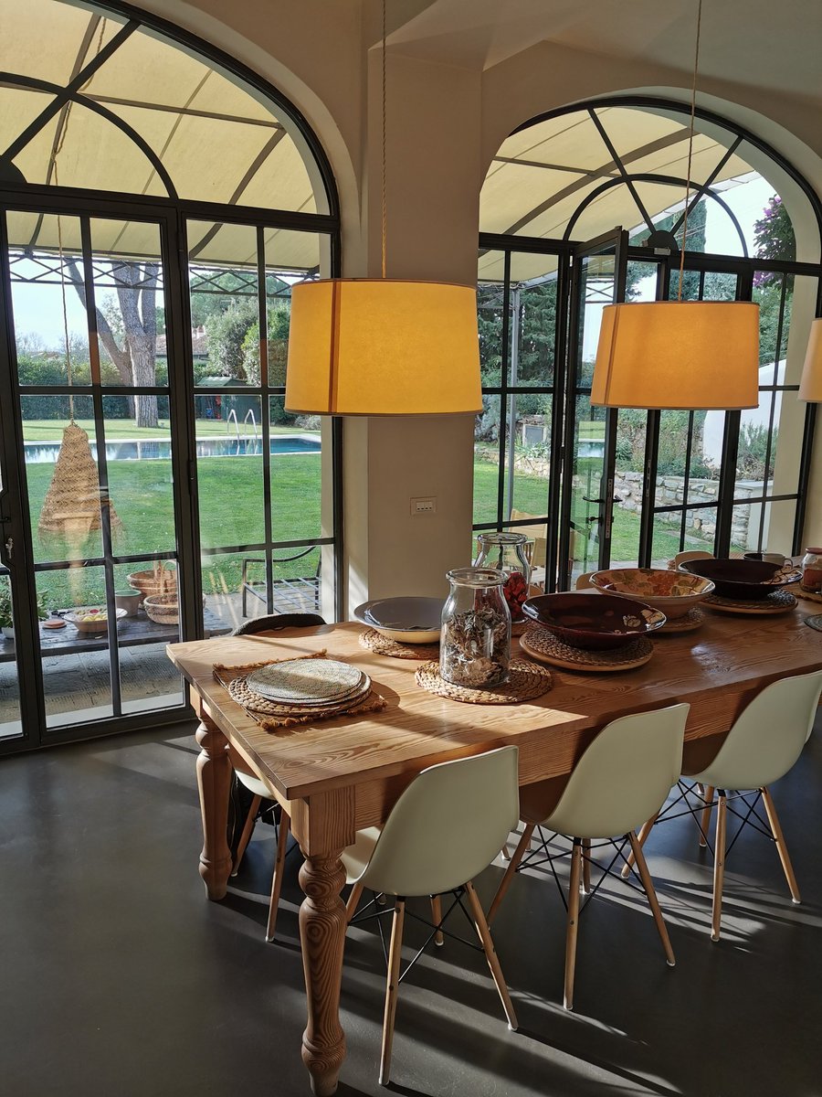 patvilaarmangue's tweet photo. Buon giorno da Firenze! Aquesta és la nostra casa d intercanvi. La propietària encara ni ens ha dit quan i si vindrà mai a la nostra. Compartirà aquests dies amb nosaltres i així gaudirem de la seva casa i de la seva coneixença.
@bestcanvi
#Compartir sempre surt a compte. 🏠🔄🏡 https://t.co/0qpLAkwjI6