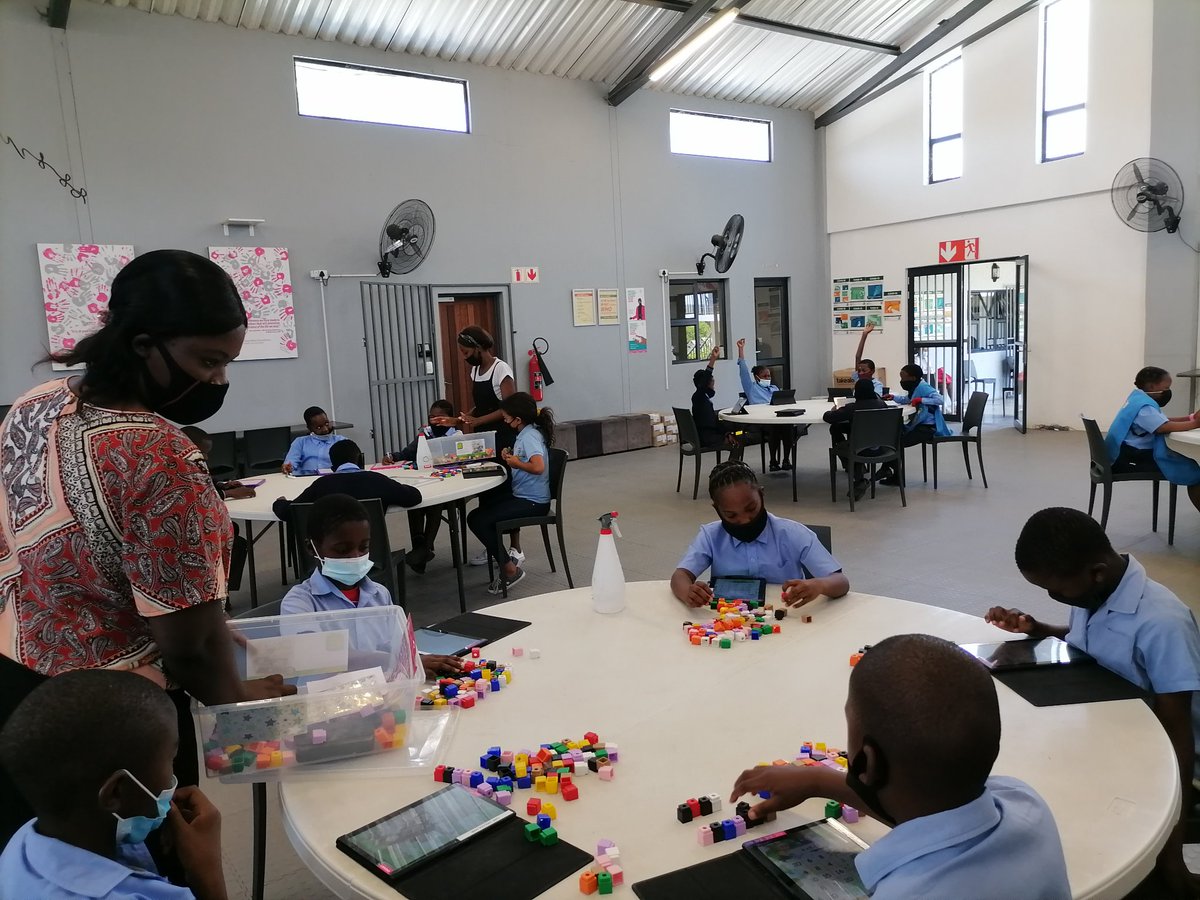 Ngobeni_Gwf's tweet photo. #OpenLearningAcademy phase 1 programme learners from Tfolinhlanhla primary doing Maths Multiplication and English sentences #WonderFieldLearning @HazyviewDLC @GwfOnline https://t.co/XwqwRTRzXs