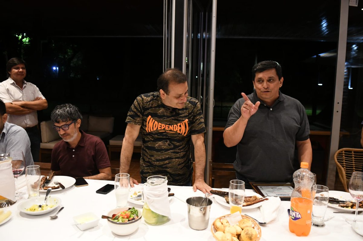 CiTPreDeMi's tweet photo. Agradecemos la amabilidad del gobernador @herrerayflia por recibirnos anoche y agasajarnos con motivo del Día del Periodismo Deportivo.

Un encuentro más que necesario luego de los duros meses de la pandemia, para renovar las energías y encarar nuevos proyectos. https://t.co/PvoCVwXLHa