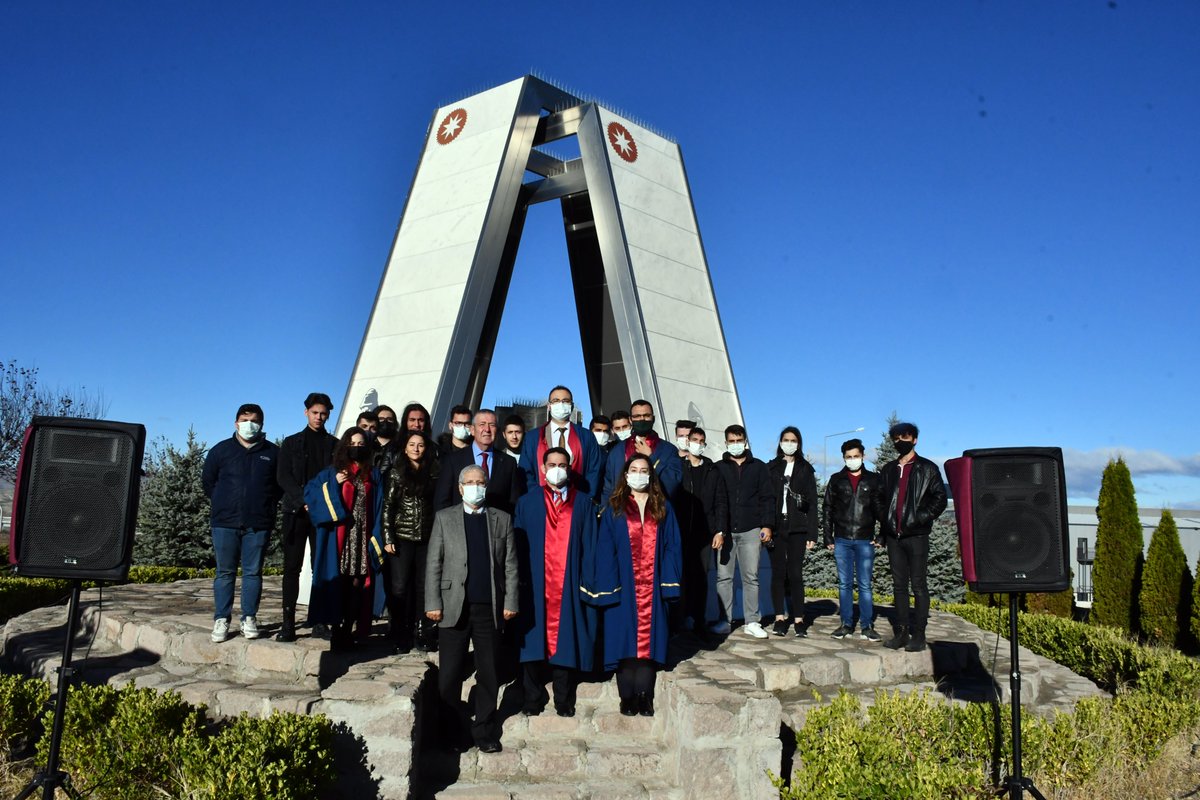 “Unutma Türkiye! #Atatürk’ ü Allah’ a borçlusun. Geriye kalan her şeyi de ATATÜRK’ e” D. Dumoulin
Bölgemiz Çanakkale Şehitleri Anıtında bugün Atatürk’ ü Anma Töreni gerçekleştik. #10Kasım