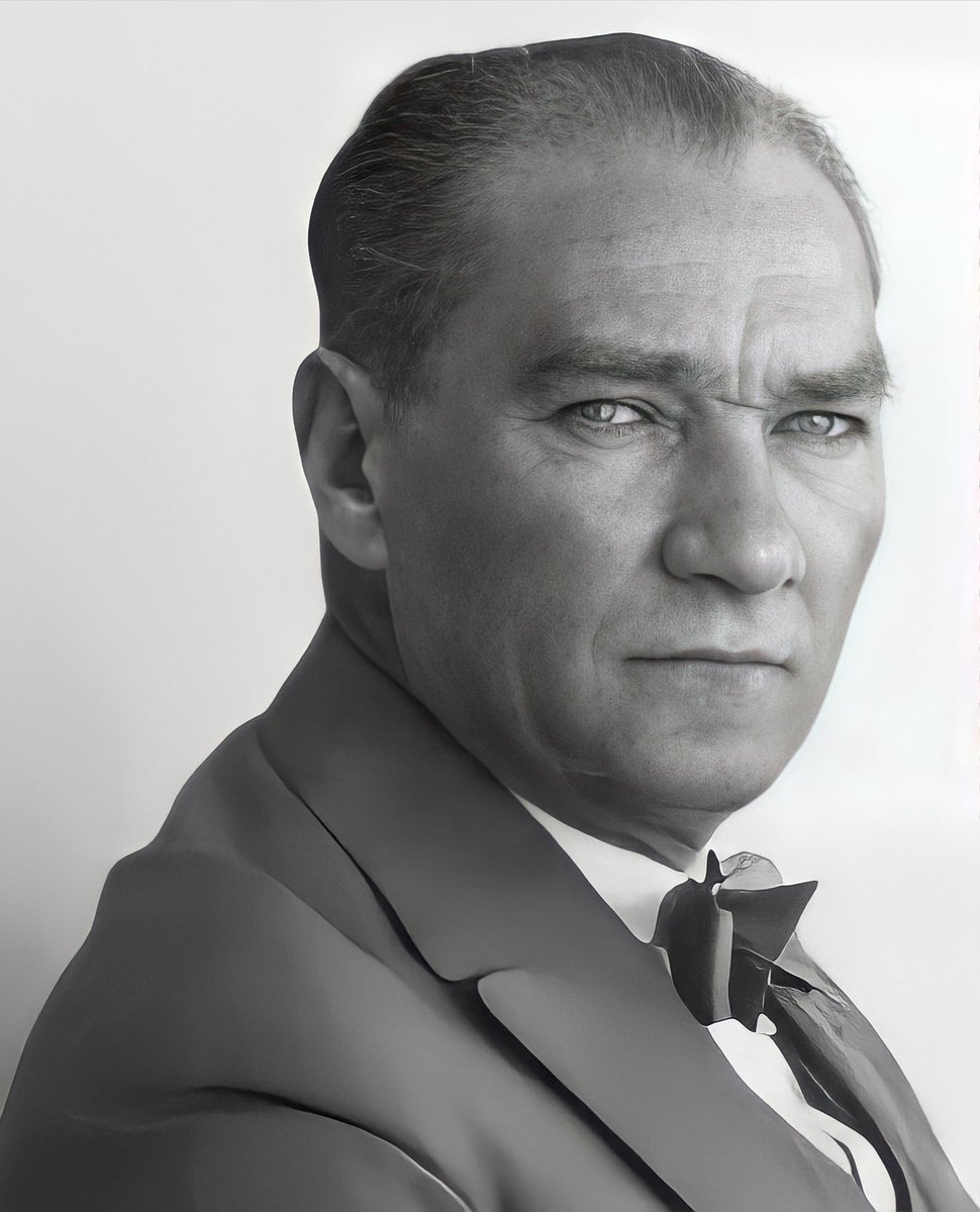 DPESOLAR's tweet photo. Sonsuz bir minnet, saygı ve özlemle anıyoruz.
#10Kasım #10kasim1938 #MustafaKemalAtatürk https://t.co/RrvKFMSCnw