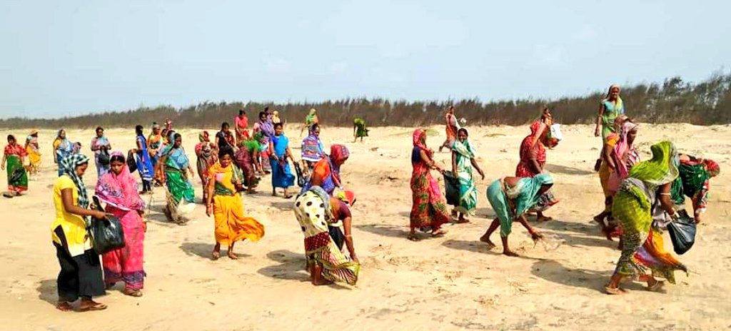 OdishaSeaTurtle's tweet image. Team @OdishaSeaTurtle with #Community for Olive Ridley Sea Turtle.

#TogetherForOurPlanet

#saveOliveRidley 🌍💙
#beachcleanUp #plasticpollution
 #ocean #take #forthesea #saveourseas #marinedebris #savetheplanet #cleanseas #oceanconservation #savetheocean
#ClimateActionNow🌊💙✊