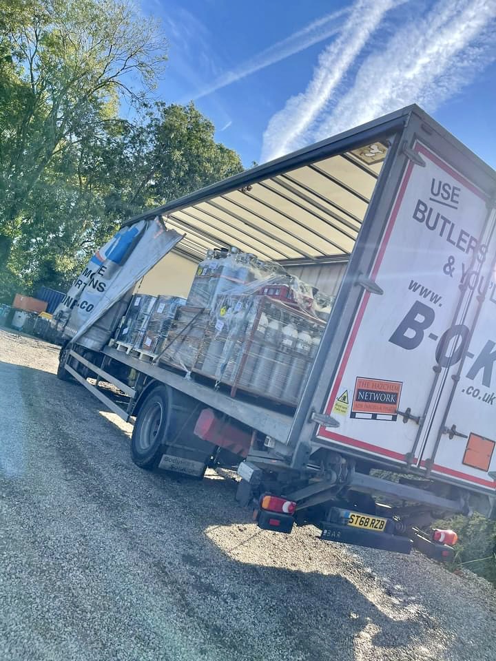 Butlersofkent's tweet photo. The sun is shining for some deliveries in Great Yarmouth #adrfreight #haulage https://t.co/OZK00jOWUM