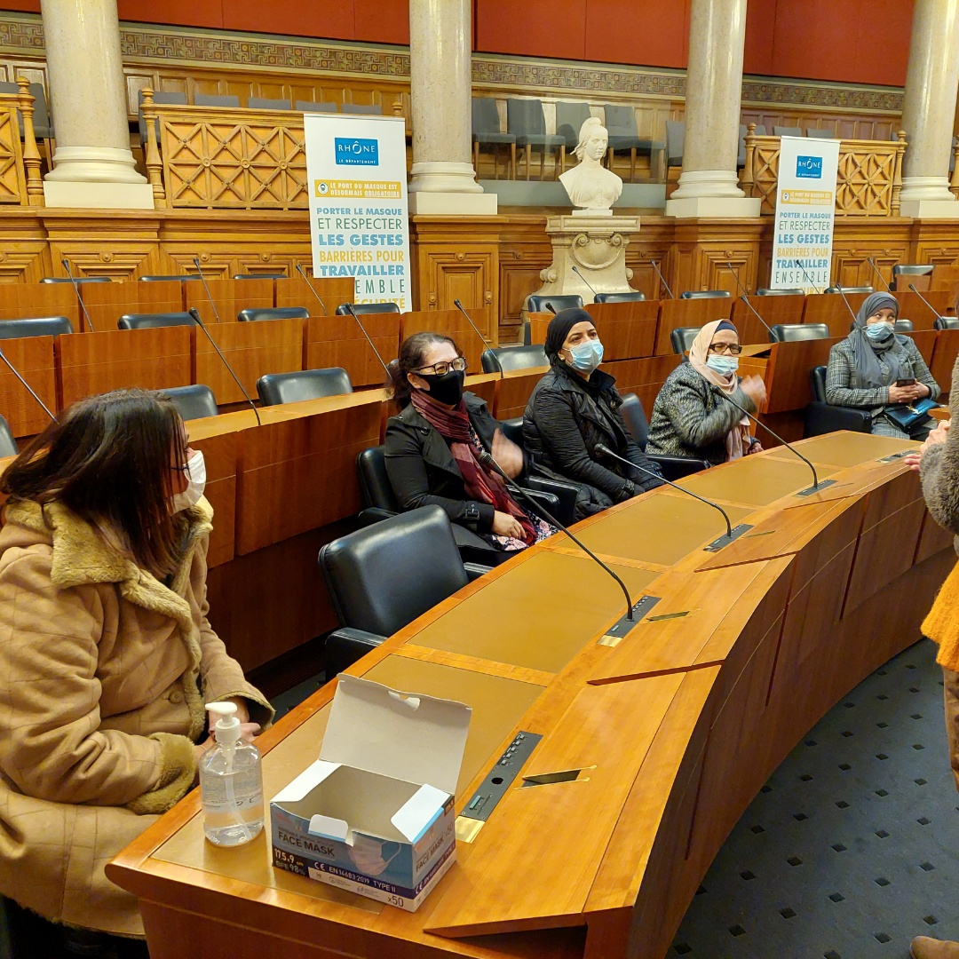 ACTEM6's tweet photo. Visite du département du Rhône :

 Suite des ateliers « vie pro-vie perso » avec en première partie : le fonctionnement des institutions et les valeurs de la République puis en seconde partie : visite guidée du département avec notamment l’assemblée. 
La démocratie ça se vit ! https://t.co/sJJVJxzz9L