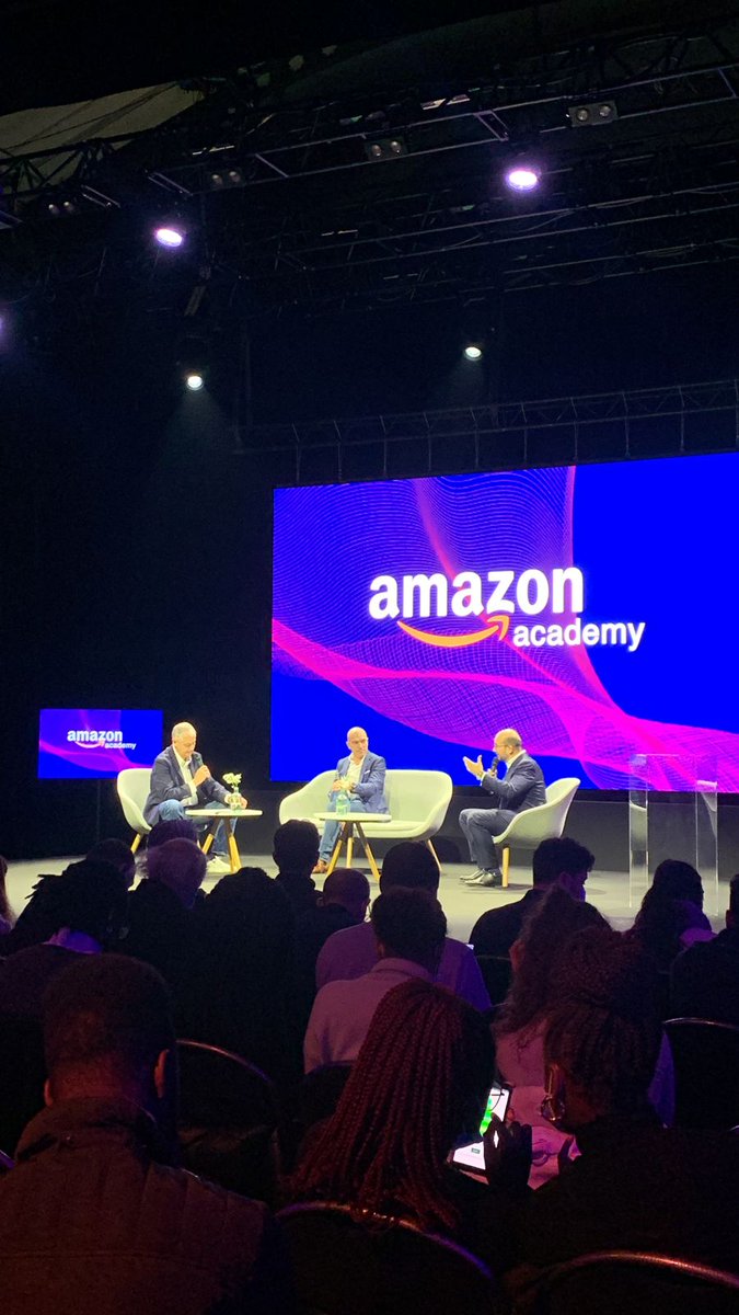 esd_marine's tweet photo. Pour la thématique "S'inscrire dans la dynamique territoriale" l'@AmazonAcademy a convié de 10h à 10h30 : 

- Ronan Bolé Président  de l'Amazon France Logistique.
- @mousscama 
- @ludovicMDS 
- @ecairou 
- @marieeloyfdeb 

#Entrepreneur #Amazon #AmazonAcademy https://t.co/jjBHTWbRjD