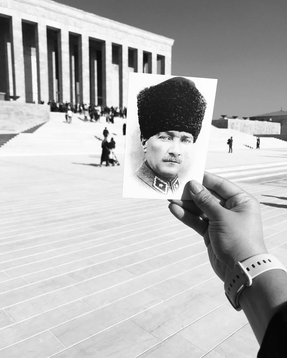 sehitlertepe's tweet photo. Bir fırtına tuttu bizi, deryaya kardı..
#10Kasım https://t.co/ZhOnmv5HRs